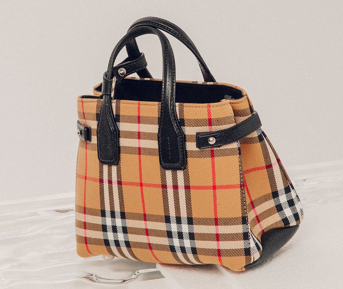 flannels burberry bag