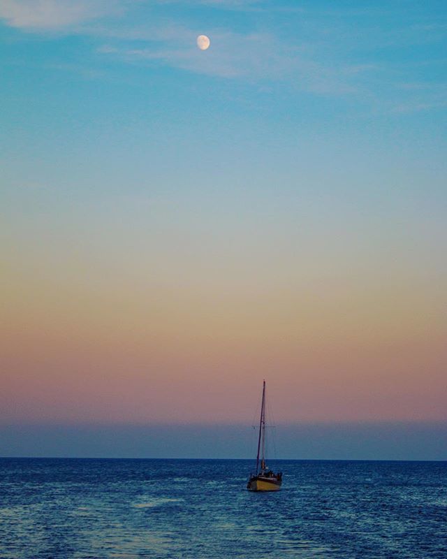 garyalman's tweet photo. Sailing off the Algarve. Portugal 🇵🇹 .
.
#london #onecityldn #architexture #building #modernarchitecture #modern_architecture #architectureilike #architecturephoto #city #cityscape #urbanphotography #archdose #archdaily #archilovers #architecture #ar… https://t.co/DZbGSnKjHU https://t.co/ztoObP4fIW