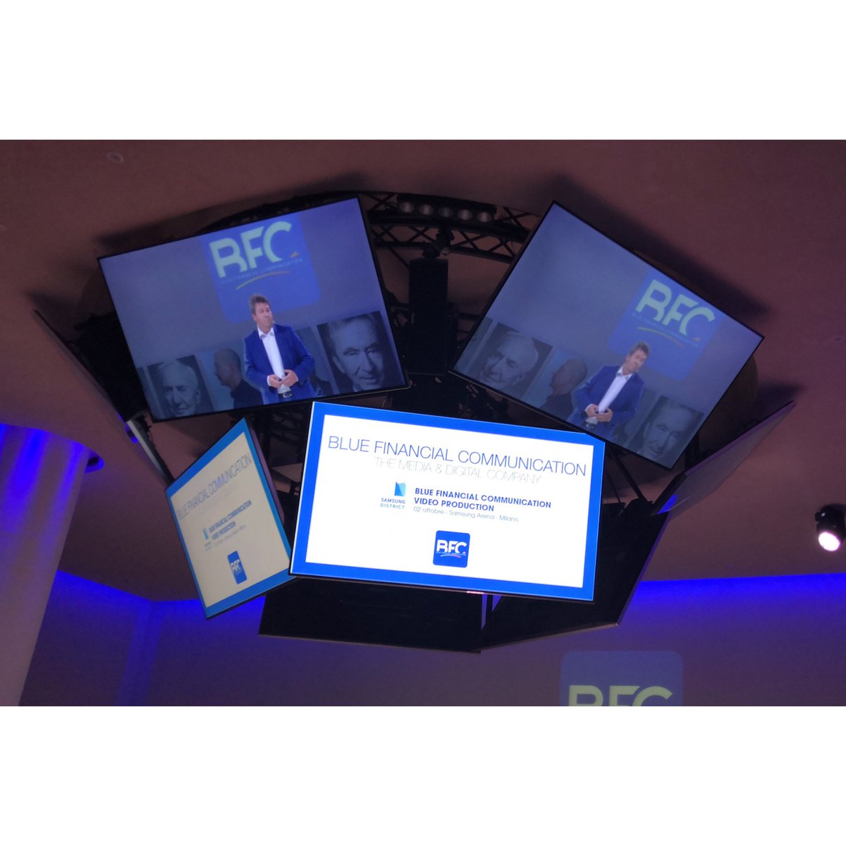 Oggi siamo al Samsung District per presentare alcuni dei progetti futuri di Blue Financial Communication.