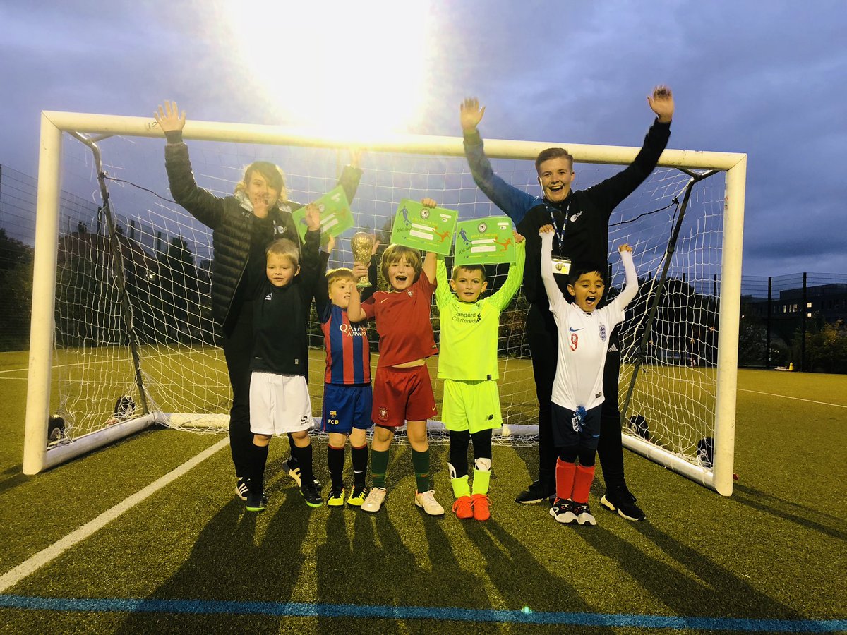 Our under 7 team at training lastnight ⚽️keep it up training very hard👏🏻👏🏻👏🏻-coach saskia @EdStartMS <a href="/18Apprentices/">Apprentices 18-19</a>
