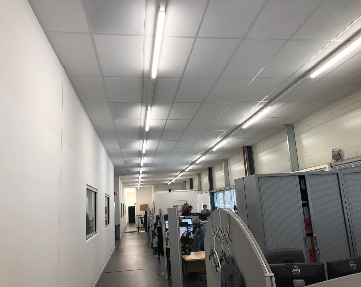 DRAFT-FREE AIR DISTRIBUTION WITH CEILING PANELS
9 FBS #ceilingpanels were installed in an office to provide draft-free air distribution and a comfortable indoor climate for the staff. 

Read more about #FBSpanels at fbspanels.com 

#HVAC #ventilation #IAQ #diffusor