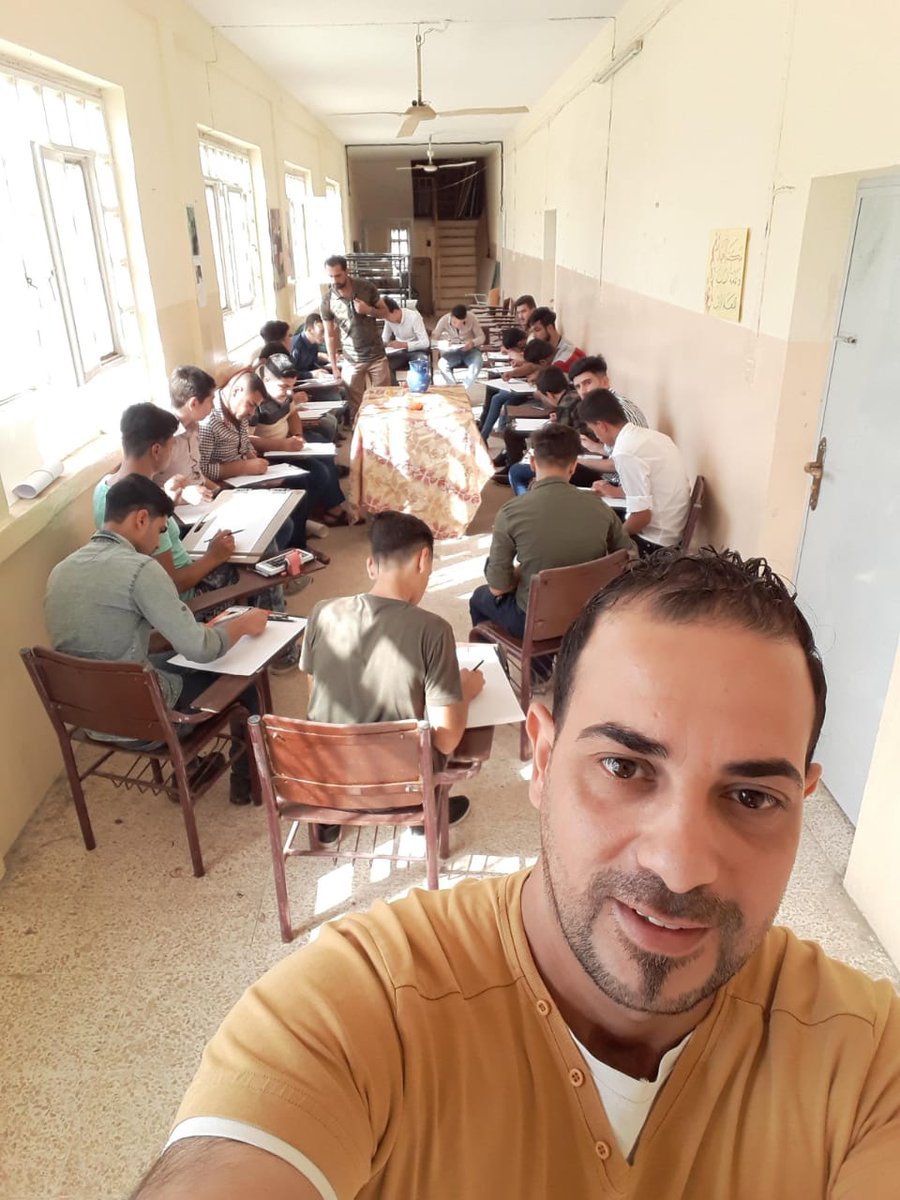 RudiVranckx's tweet photo. Aan de kunstacademie van Mosul is het nieuwe schooljaar begonnen. Dat ze verdorie lang hebben moeten wachten op hun studenten, maar dat het het waard wordt. Veel succes, mannen! #imaginemosul https://t.co/QKscjqGL2o