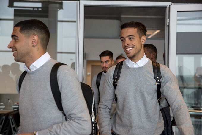 fdisanto9's tweet photo. ✈️ Camino a Moscú 🇷🇺! 🔵⚪️⚽️
@ChampionsLeague #S04 @S04 #FDS9 #Moscow #Russia
#VamosSchalke #ChampionsLeague https://t.co/ifcO9gpP85