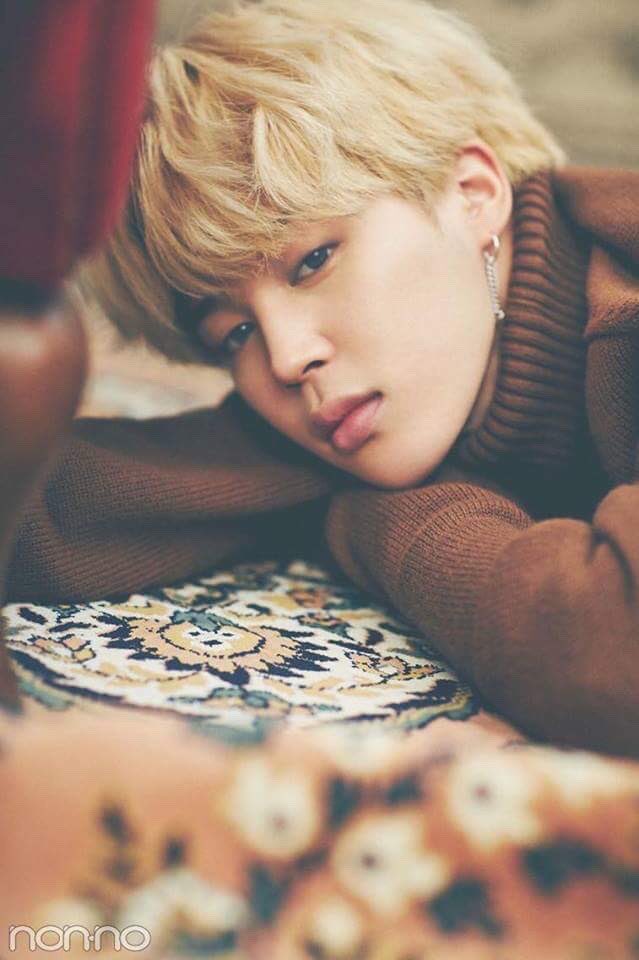 bangtrv's tweet photo. honestly can’t believe how jimin lost his chubby cheeks,,,,, it’s aMaZiNg https://t.co/egXK7GDSoE