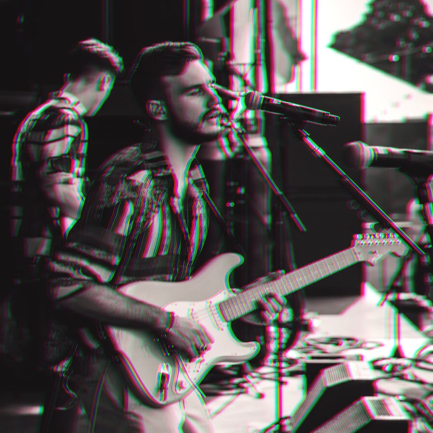 Bare Traps tweet media