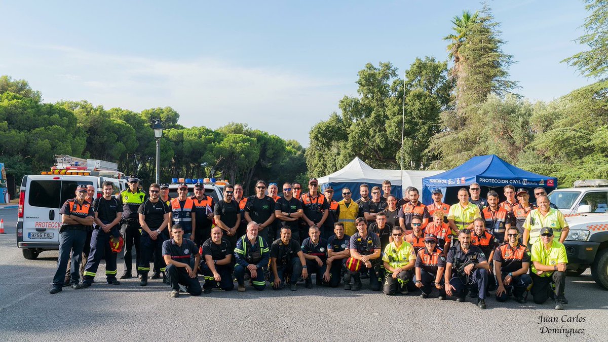 alvpcmarbella's tweet photo. El pasado domingo celebramos la "I Jornadas de Rescate en Grandes Áreas", en la que participaron compañeros de Protección Civil Fuengirola, P.C. Ronda, P.C. Albolote, DYA Málaga, INFOCA, UCSAR K9, Bomberos de Marbella, Fuerte Nagüeles y Policía Local de Marbella. https://t.co/1hYjzYYkwM