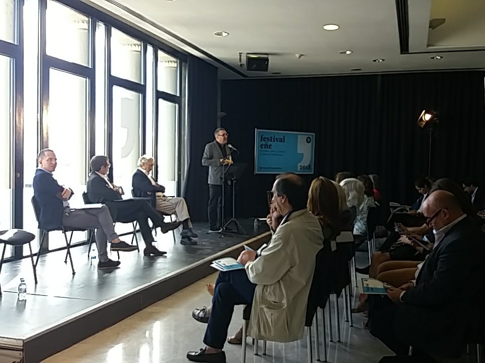 Y aquí está el avance de programación de #FestivalEñe18, que este año tiene su núcleo de actividades los días 19 y 20 en el <a href="/cbamadrid/">Círculo de Bellas Artes - Casa Europa</a> , pero desde el 15 Oct estaremos en muchas sedes de Madrid y el 27 y 28 en Málaga revistaparaleer.com/festival-ene/f…