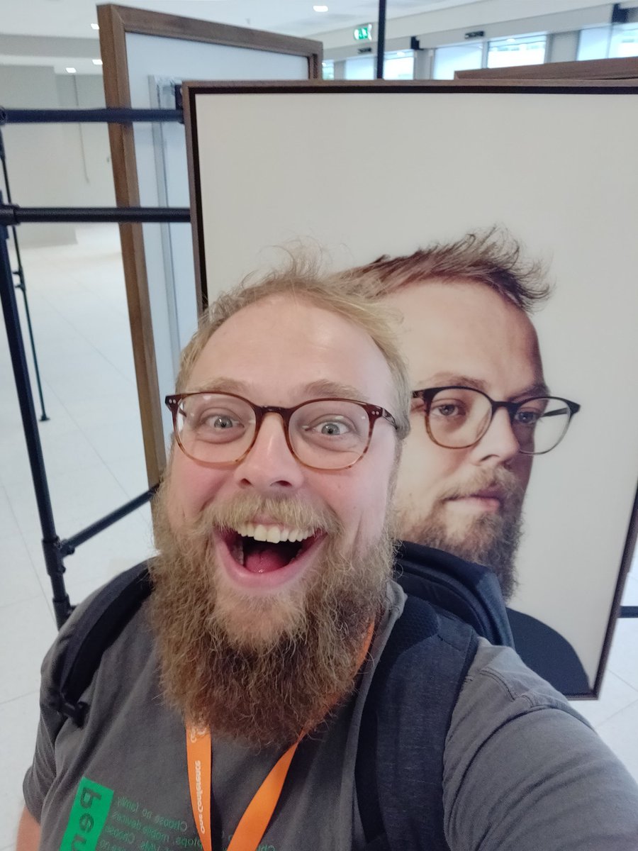 rikvduijn's tweet image. Yeah baby! #hackershandshake