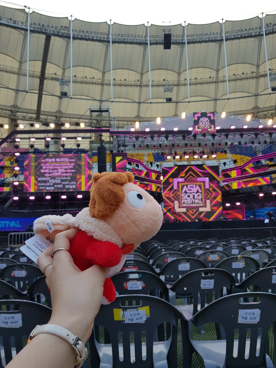 sewoon_Tension's tweet photo. #2018ASF #아시아송페스티벌 #아송페_궁물타임 #YDPP_소확
오늘 아송페무대를 오르기 전 대기실에서 재미있는 에피소드가 나왔나요??주로 다같이 있을때는 뭘하나요??!!
정세운 사랑해요 와디피피영원하자!!💜💛☘🍀 https://t.co/ud5d99y7Hl