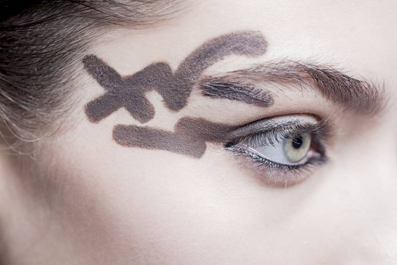 BeautyNft's tweet photo. 'Midnight makeup' is the hot trend we discovered backstage with Dior Beauty at Paris Fashion Week. Here's how to get the look... https://t.co/7dpSTREapD #beauty #beautynews #nftbeauty #ParisFashionWeek https://t.co/Q5sllgnmRB