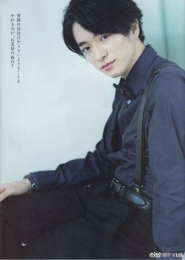 I just realized I haven't posted the scanned versions of the pictures I've tweeted before. Anyway, another forehead Chinen! Man, I love this guy.