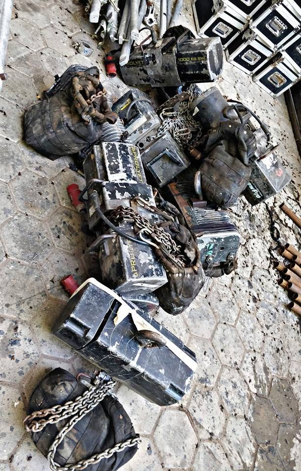 who needs flightcases??