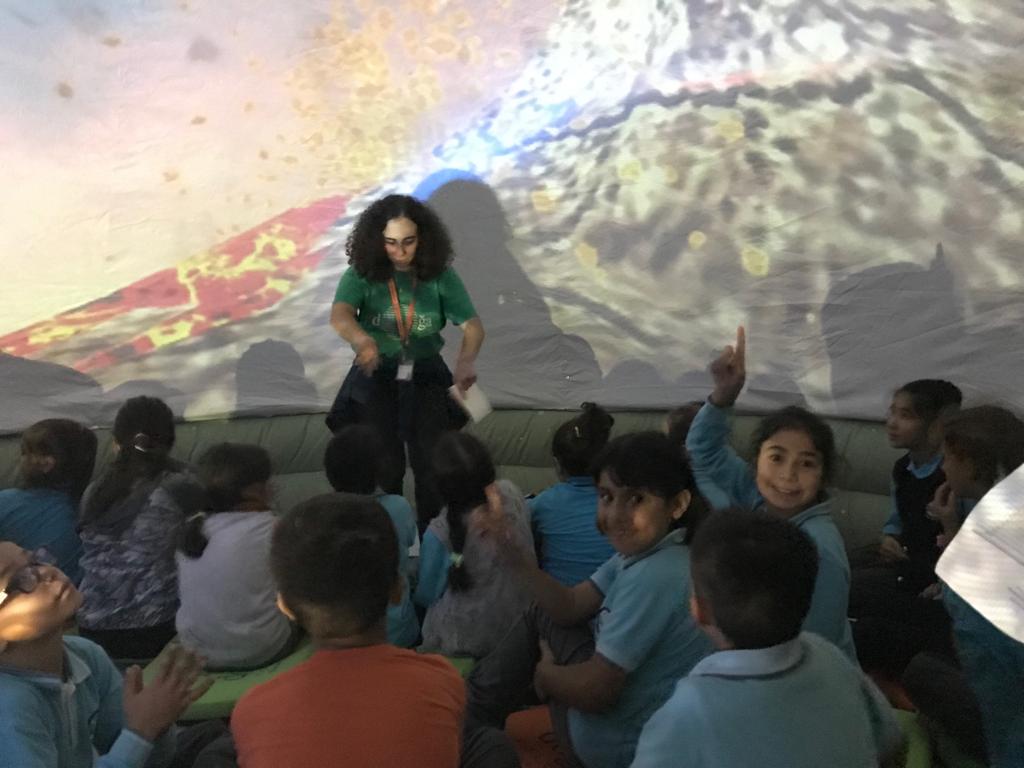 Bölgemizde Bulunan Çamlık İlköğretim Okulunda Yapılan Planetaryum Etkinliğimiz <a href="/EsraDeveci12/">Esra Deveci</a>     #dogakoleji #kurtköydoga #planetarium pic.x.com/hiA4NwkOMP