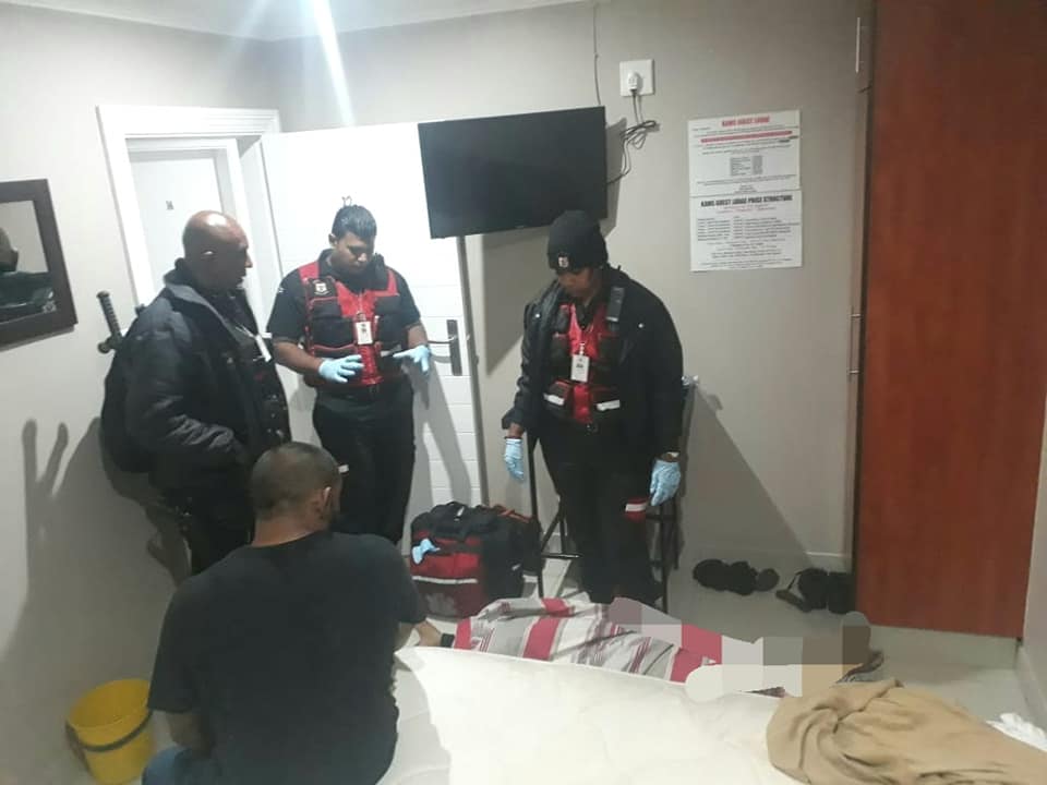 _ArriveAlive's tweet photo. Woman found dead in a Guest Lodge in Palmview https://t.co/JMThGhwUG6 #ArriveAlive #ReactionUnit https://t.co/tykBzPvjc7