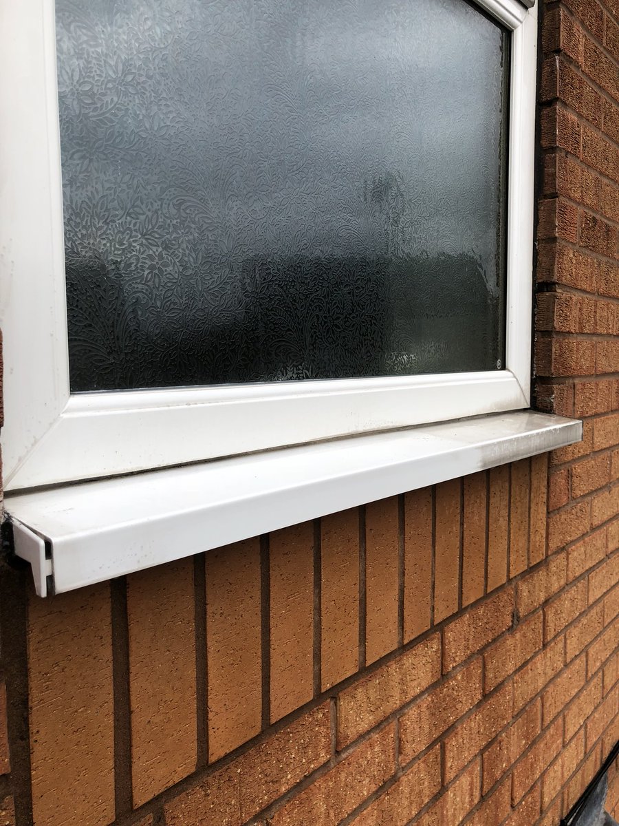 Not been using twitter for a while !
So thought I’d upload a picture of a bit of upvc cleaning I’ve been doing today 👍