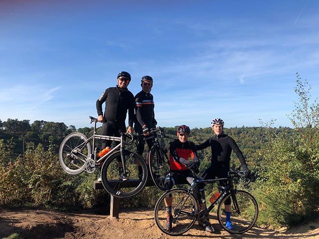 B1RDMN's tweet photo. Autumn is here and I’m trying to embrace it. Currently getting back into the ‘normal’ routine of commute through the week, go explore on Saturday and enjoy the #GIROSundays. Last weekend. Nailed it. .
.
.
#Jamchallenge #jamcycling #vervecycling #infocran… https://t.co/abv9oqT077 https://t.co/1r89BU2kBA