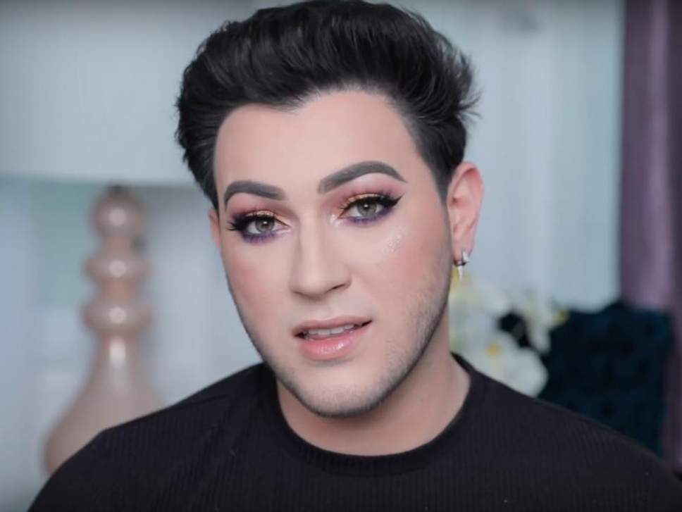 BeautyNft's tweet photo. Five male beauty bloggers taking over the makeup industry you need to follow https://t.co/btqaUBC6Oe #menshealth #mensstyle #menshair #mensbeauty #nftbeauty https://t.co/BtsfpBv7rU