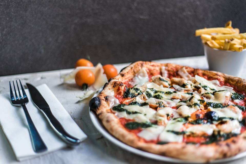 Dine with us every Tuesday for 2 Pizzas and 2 Cocktails for just £25! #PizzaTuesdays Book here... ow.ly/RJX730m2C8c