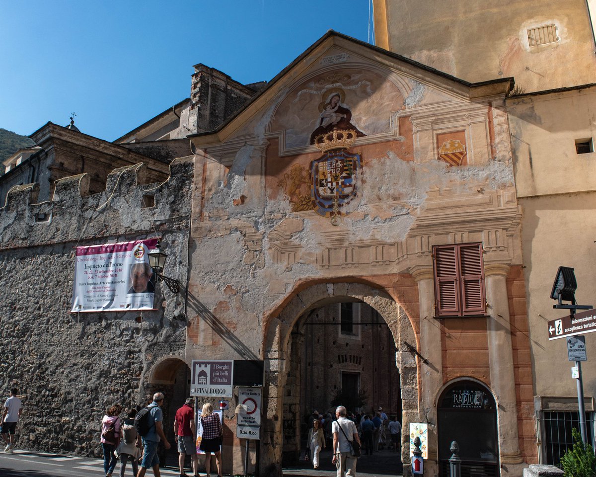 ideedituttounpo's tweet photo. Finalborgo è anche un Borgo stupendo anche senza festival. E molto vivo in ogni stagione. Parola chiave: Destagionalizzare #ad @CIMAFoundation  #Interreg #SustainableTourism #maritimecooperation #Liguria #lamialiguria #Ecostrim @EcoStrim @liguriaonline https://t.co/7ub5dOSZvj