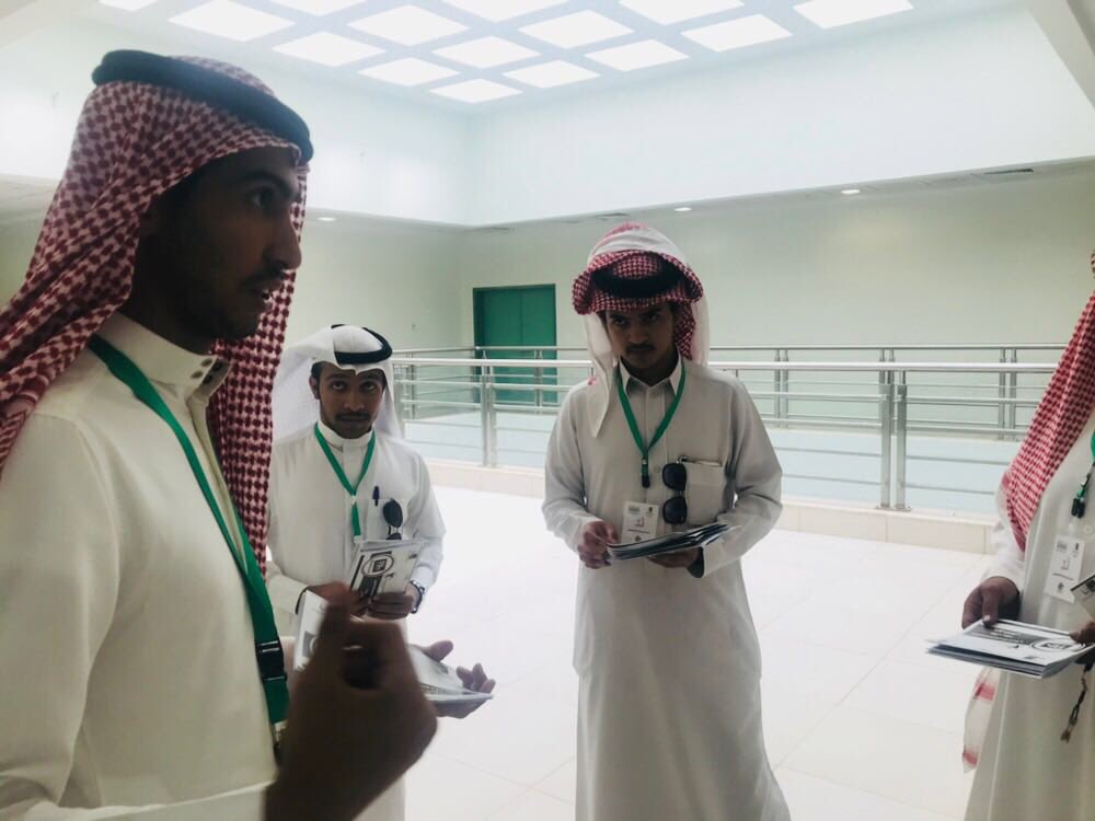 شارك #نادي_التعلم_الإلكتروني في تنظيم محاضره التعريف بالتعلم الإلكتروني التي تقيمها كلية التربيه في #جامعة_الجوف كما وزع اعضاء النادي مطويات تعريفيه للبلاك بورد