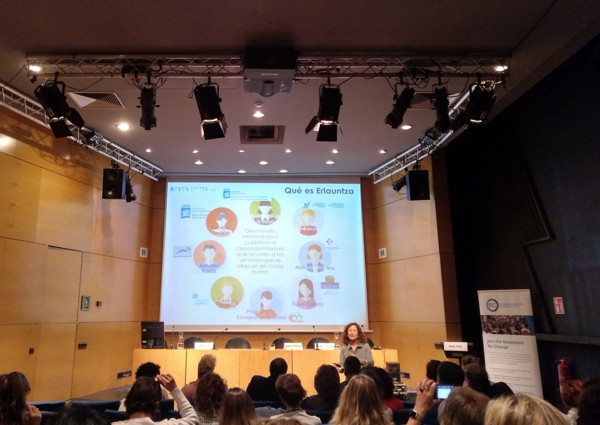 itziar_alvarezl's tweet photo. #Erlauntza un proyecto para generar #confianza entre agentes de la #comunidad que #orientan, informan y #cuidan a las #personasmayores en Donostia-San Sebastián, presentado por #AdrianaMartínez @APTEStecsocial @IFICInfo #ICIC19 https://t.co/GdmURrns57