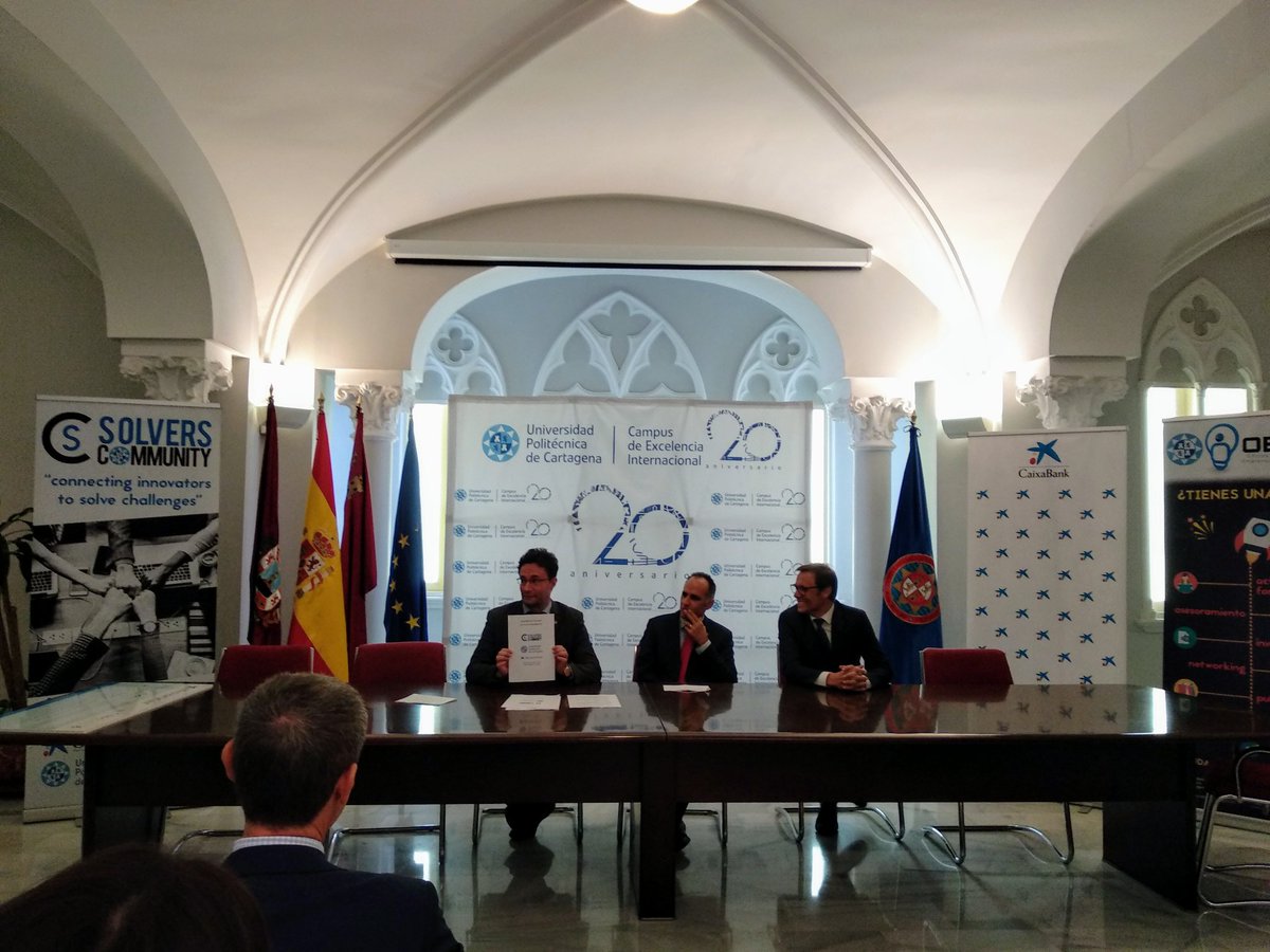talentUPCT's tweet photo. 📣 ¡Buenas noticias! @AlexPPastor presenta la segunda edición del #CalltoSolveChallenges @UPCTnoticias, que se abre hoy mismo para que siga creciendo la comunidad #SolversUPCT💡 https://t.co/3JCNvQPM75