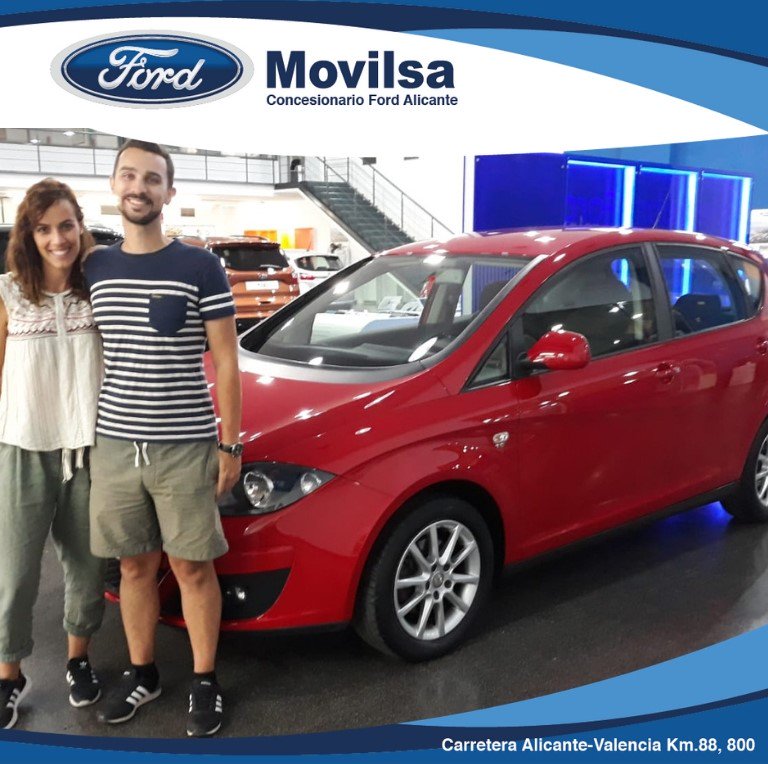 Aquí os dejamos a Mario Calvo y su pareja recogiendo su Seat Altea 1.2 Style de ocasión, nos encanta verlos tan felices!! 😍😍😍