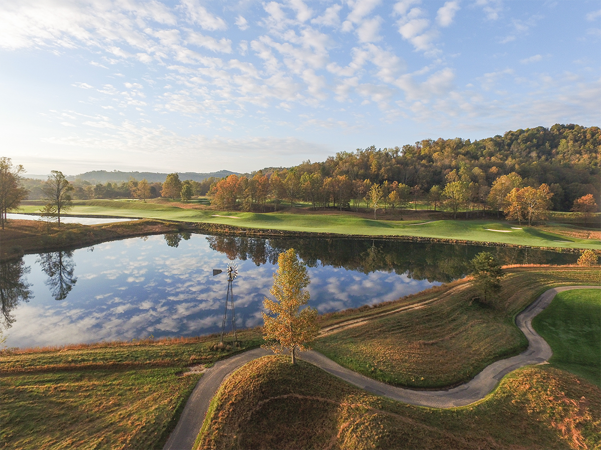 GoForeItComm's tweet photo. One of our favorite images from all of our work is this one from above the 17th green looking back across the pond at the 15th hole at Pete Dye Golf Club. What do you think of it? #GoForeIt #golfcoursemarketing #golfcourse #golf #Top100 https://t.co/LOc1IxBFsD https://t.co/2o5bHAlYpJ
