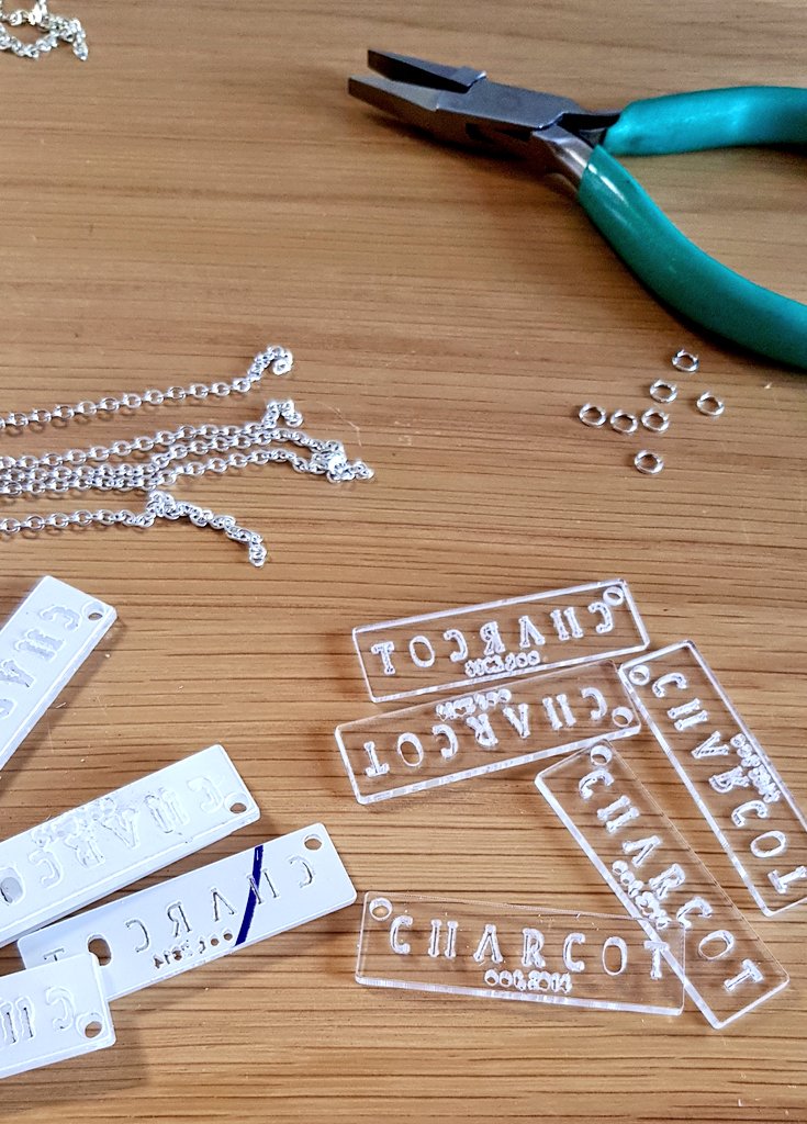 charcotstudio's tweet photo. Wow today has been amazing, orders for #LesionSnowflakes have been rolling in since 11am! ❄ Thank you everyone! #charcotstudio #makingMSvisible #multiplesclerosis #invisibleillness #MS #innovative #creative #MSawareness #MSbrainsarethebest #patternedbrain #lesionlove https://t.co/1Bn8izQbsf
