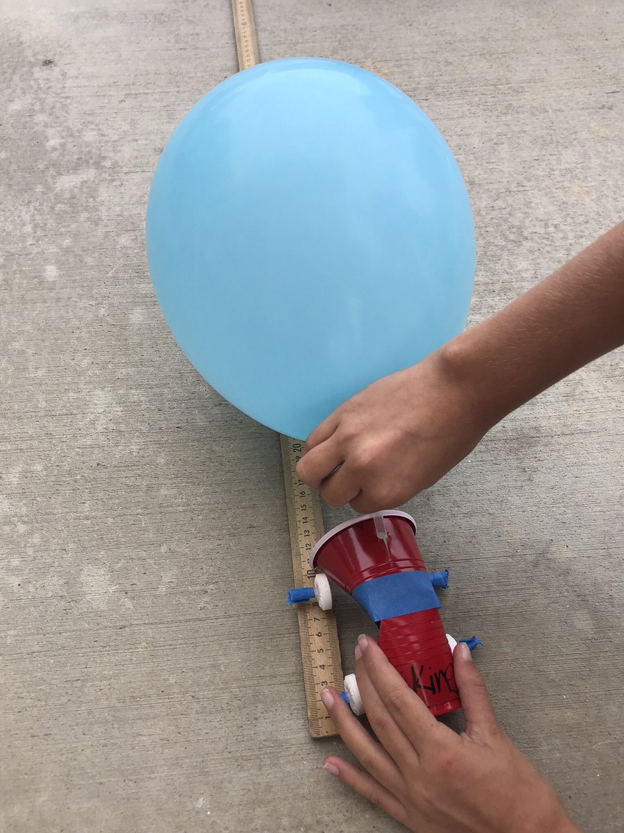 HoeferMs's tweet image. Balloon car success! 🚙 #matterunit #sbsdedu #sbsdsp #5thgrade