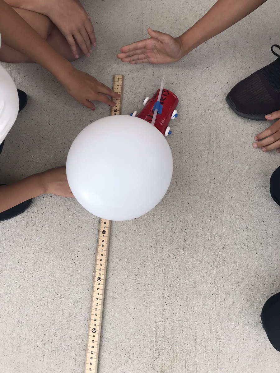 HoeferMs's tweet image. Balloon car success! 🚙 #matterunit #sbsdedu #sbsdsp #5thgrade