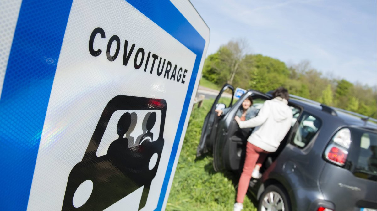 emmaus_france's tweet photo. Solidaires, même au volant ! Découvrez comment Les Ateliers du Bocage, entreprise d'insertion membre du mouvement #Emmaüs, améliore la #mobilité dans son territoire et favorise l'accès à l' #Emploi des personnes vulnérables ➡https://t.co/OKzX9GqLAt #solidarité #covoiturage https://t.co/rw7yaCPKFo