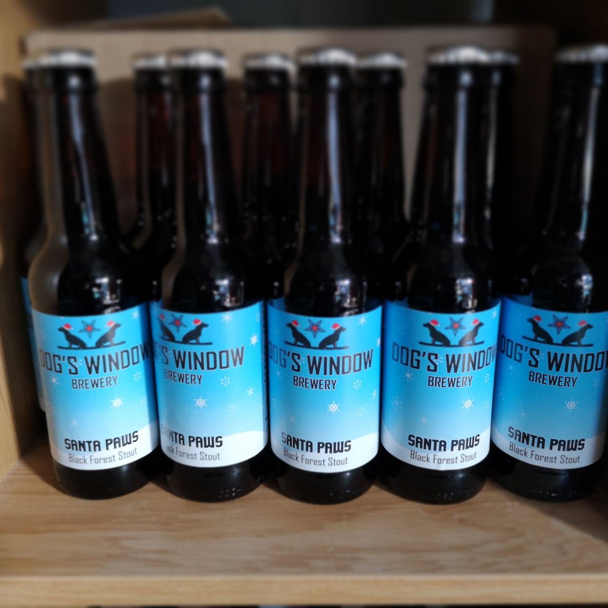 dogswindow's tweet photo. Is it late enough to mention Christmas yet??
Our seasonal beer is now available.
#dogswindow #craftbeer #beerporn #microbrewery #Bridgend https://t.co/Ce96BesCHy