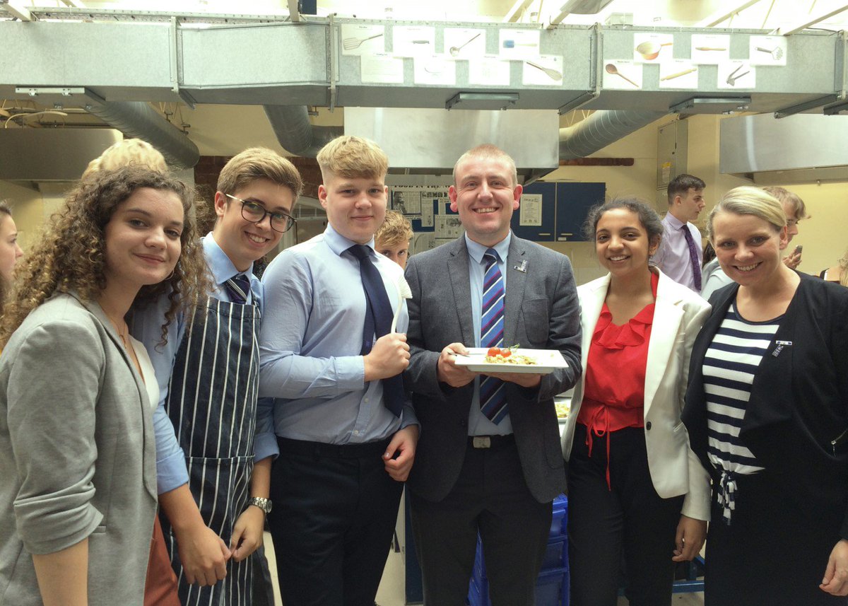PrincethorpeCol's tweet photo. Congratulations to @fisherhousepc who won the @pcsixthform Ready Steady Cook @PrincethorpeHse challenge this lunchtime with a mouth-watering risotto! Super culinary skills on show by all #pcsixthform #princethorpeandme https://t.co/MLjGMWEl0T