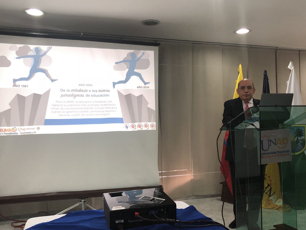 “De la Ortodoxia a los nuevos paradigmas de la educación” <a href="/JaimeLeal_/">Jaime Leal Afanador</a>