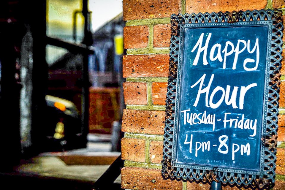 solomonandkuff's tweet photo. Our drink and food specials are waiting for you every Tuesday through Friday, 4PM - 8PM.
.
.
.
#solomonandkuff #happyhour #harlem #harlemhappyhour #nychappyhour #nycdrinks #harlemdrinks #morningside #rumbar #discovernyc #travelnyc #tuesday #todaysspecial https://t.co/z0Le30X9Or