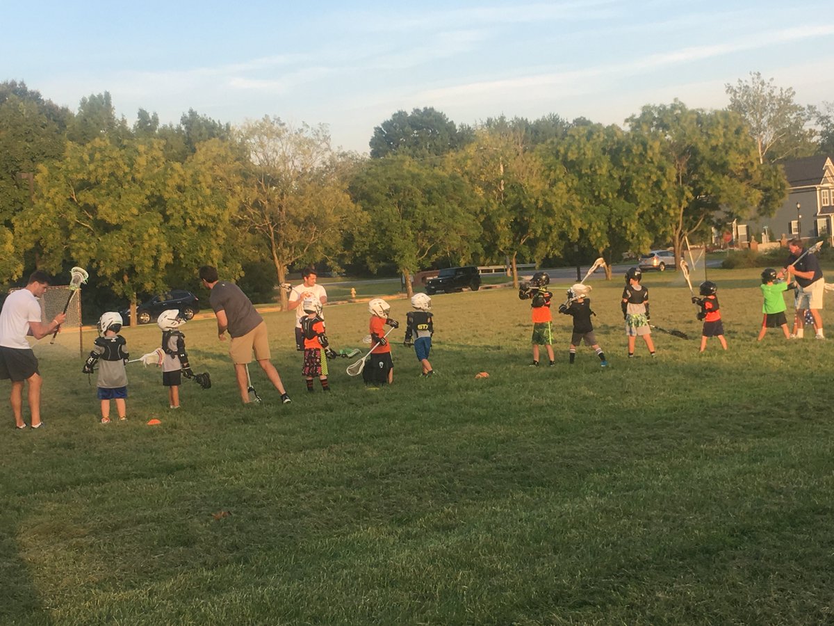 TheBayhawks's tweet photo. We finally kicked off our Fall Scoopers and Sticklettes Program with CC Lax last night! Midfielder @Ming4President, Attackman Jack Doyle, and the one and only @CoachCottle got to spend happy hour with mini members of our flock! #firststick #juniorbayhawks https://t.co/qkrKBm6H4a