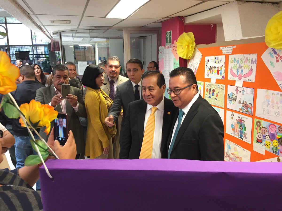 captralirCDMX's tweet photo. Octubre mes del trato igualitario CAPTRALIR 2018 https://t.co/OJvqP2ccYV