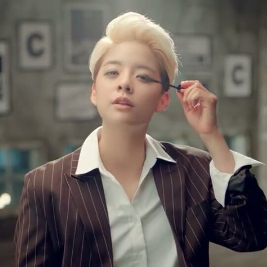 functionlq's tweet photo. — amber ♡ https://t.co/274t0thLPz