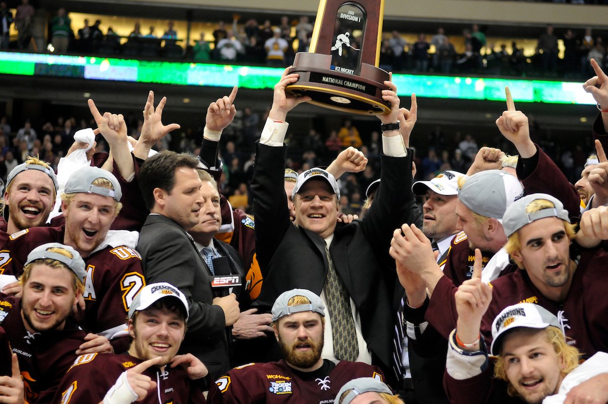 NCAAIceHockey's tweet photo. The defending champs are ready for a repeat!
https://t.co/d0x4nAMoQp https://t.co/mPskwT4Z8N