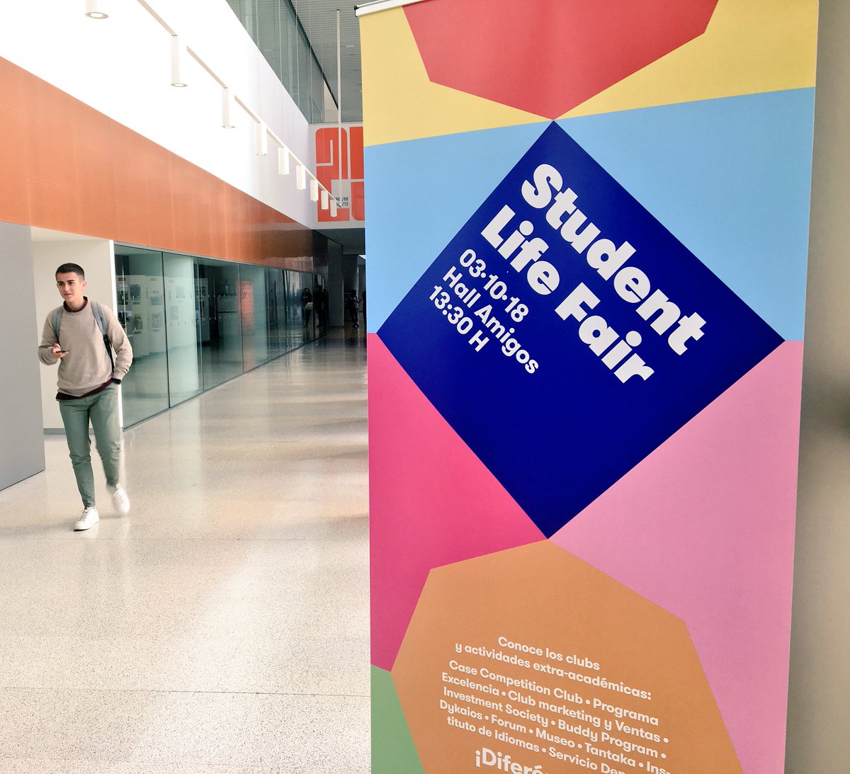 EconomUnav's tweet photo. Diferénciate. Ven a conocer todas las actividades extra-académicas 🚴🏻♂️🎬🎷que ofrece la @unav en la #StudentLifeFair Mañana en el hall del Edificio Amigos a las 13.30h ¡Te esperamos! https://t.co/qSJmvBY3fH