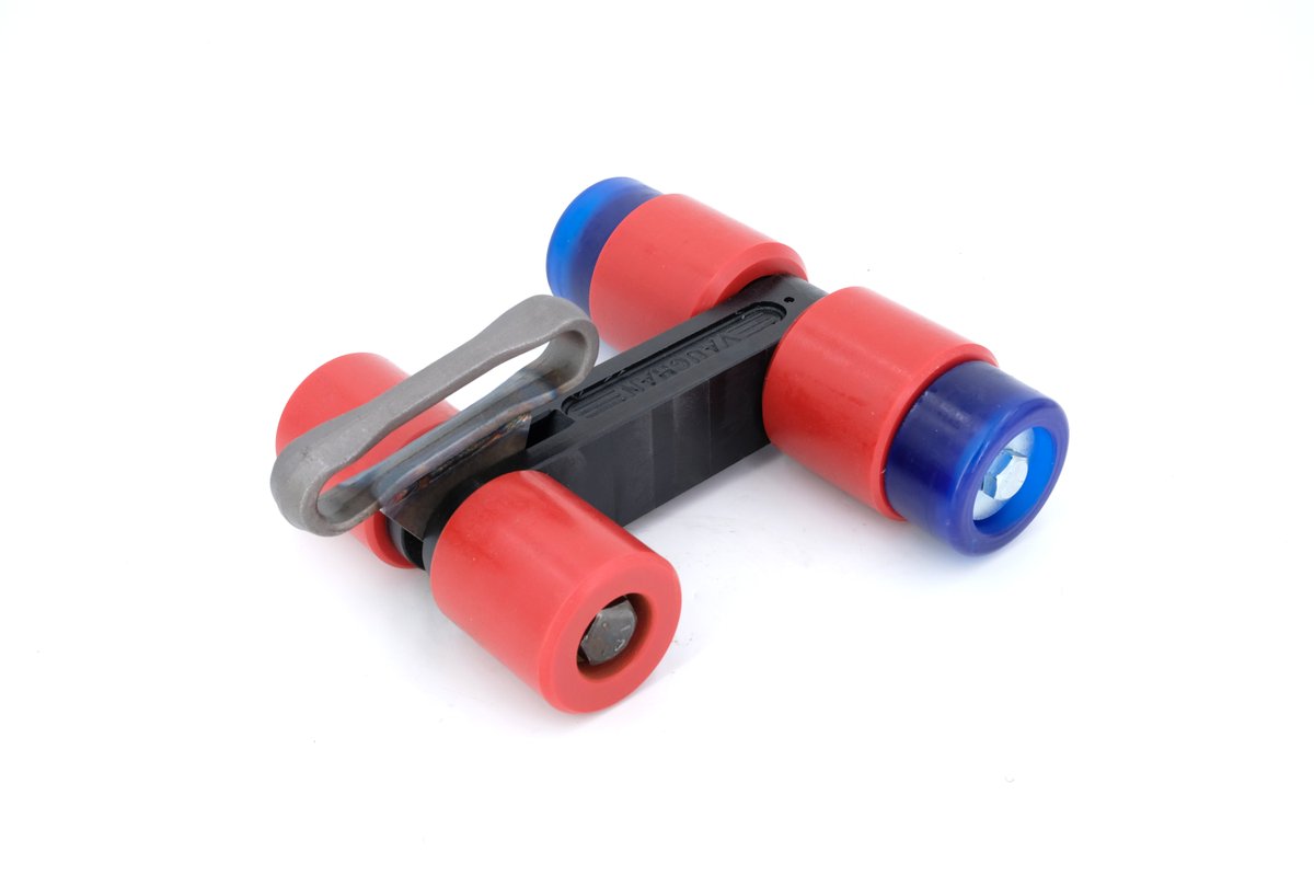 Vaughan Type P Peco replacement roller with X458 link. Lightweight and strong UHMW body with Vaughan's patented technology to reduce wear and increase life. #carwash #vaughan #vaughanindustries #rollers #conveyer #peco