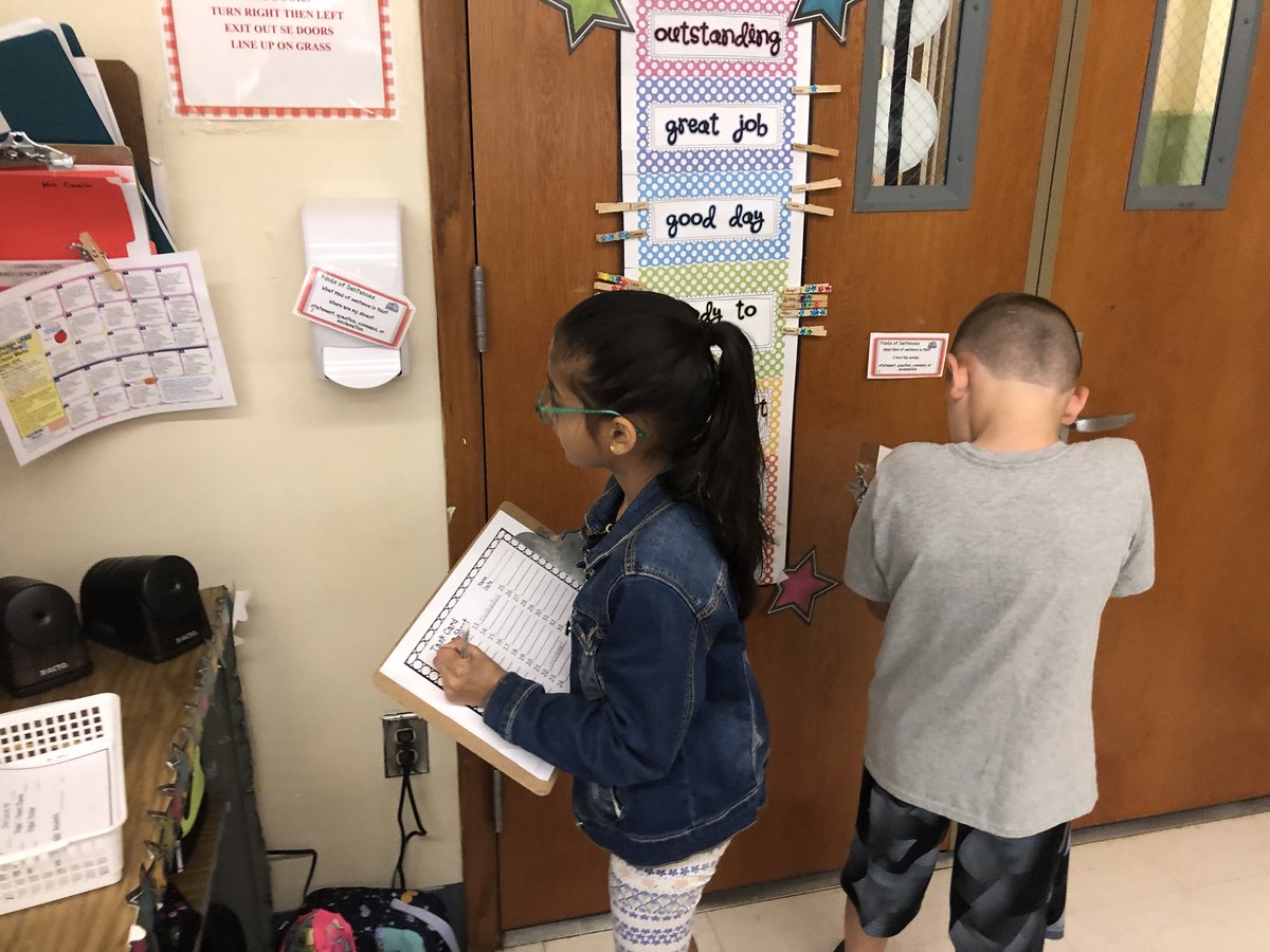 cynthia_cavallo's tweet image. Going on a scavenger hunt looking and recognizing different types of sentences.... command, exclamation, statement and question.  #grammarfun! @KLSBethpage