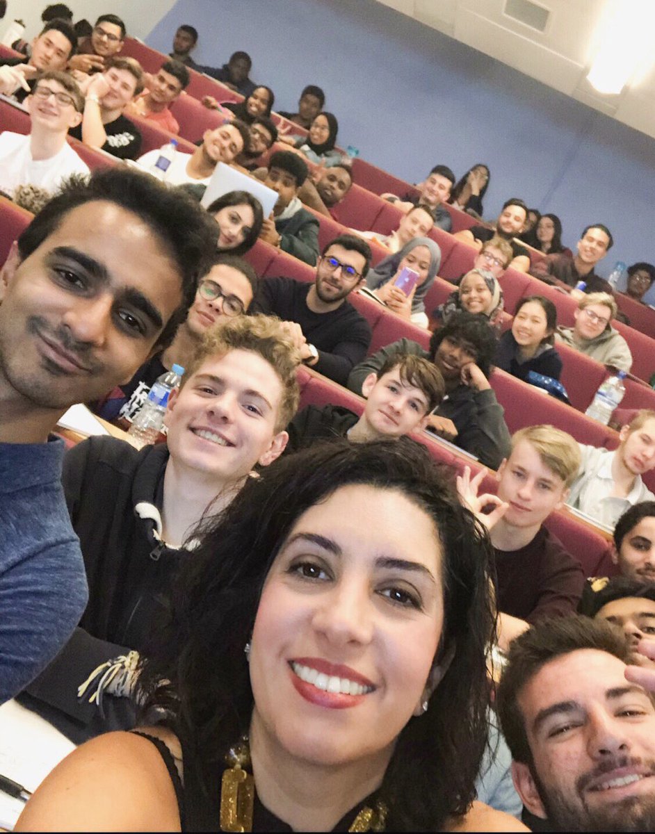 Just finished the 1st #lecture of the #semester on #BiologicalEngineering with our year 1 @SurreyCPE ! Great to see how motivated and enthusiastic our students are! Welcome to the @UniOfSurrey freshers !! 📚 🔬#surreyuni #SurreyFreshers18 #foreversurrey