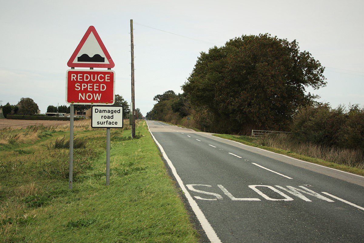 CambsCops's tweet photo. When driving on country roads please slow down for uneven surfaces and sharp bends. Remember - speed limits are not targets and brake before the bend. https://t.co/02XoRQDytK