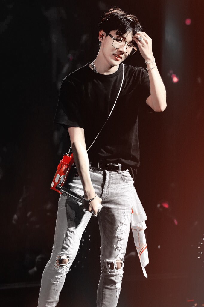 btseditarchive's tweet photo. ©btseditarchive https://t.co/5UEcdoaEyK