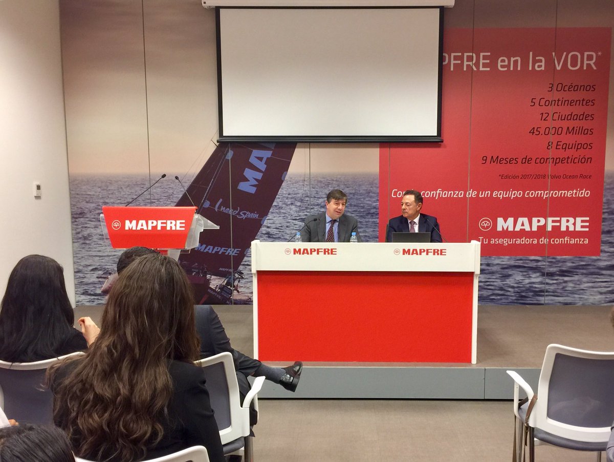 JovLideresIB's tweet photo. José Antonio Sanahuja, director de @Red_Carolina, destaca la vocación iberoamericana de #MAPFRE y agradece a Francisco Marco el encuentro con los #JovenesLíderesIberoamericanos https://t.co/Z85rr7yz76
