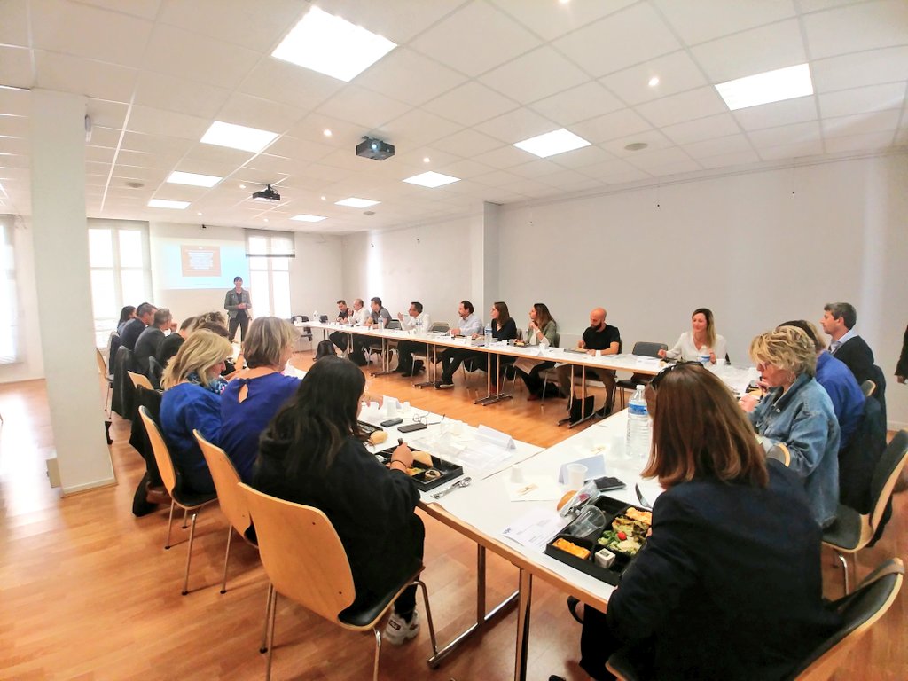 1er Club Performance Commerciale du 4e trimestre ce midi à Marseille.
Club sur le thème du "personal branding", avec l'intervention de <a href="/blanc_katia/">Katia Barbusse Blanc</a>, de @mysunnybrand.
Organisé avec <a href="/DCFMarseille/">DCF Marseille</a>.
Les prochains RDV 👉 goo.gl/qTbVKG