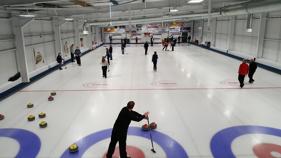 Try Curling session this Sunday! First session time is 12:15, followed by 12:55 and 13:35.⌚️ 
Cost is £3 per person. Make sure you confirm your spot by signing up via the link below👇🥌
#Kinross #Curling #TryCurling <a href="/scottishcurling/">Scottish Curling</a> 
trycurling.com/find-a-session…