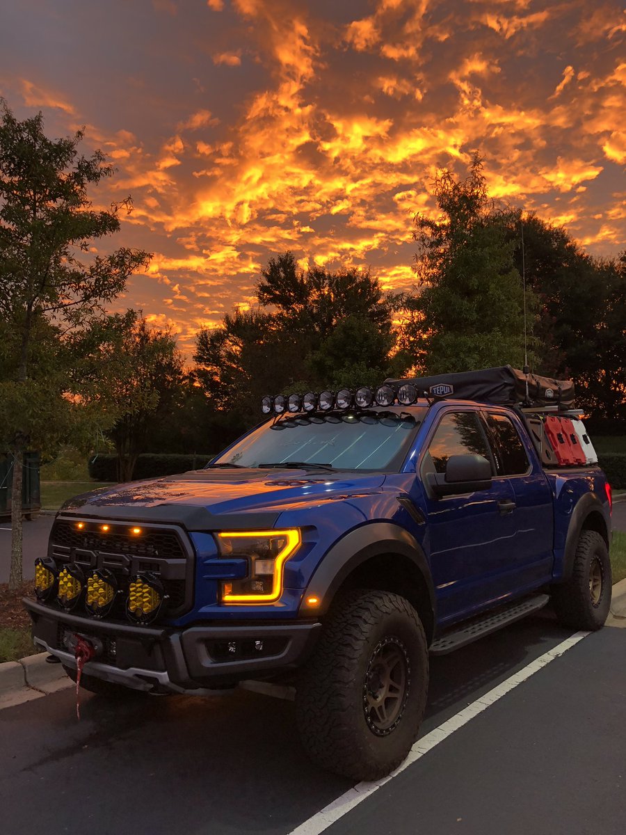 Beaker's tweet photo. Good morning! Beautiful start to a crazy busy day here in North Carolina π€ͺ #nofilters #ZombieWeather https://t.co/ujZIDOdO8K